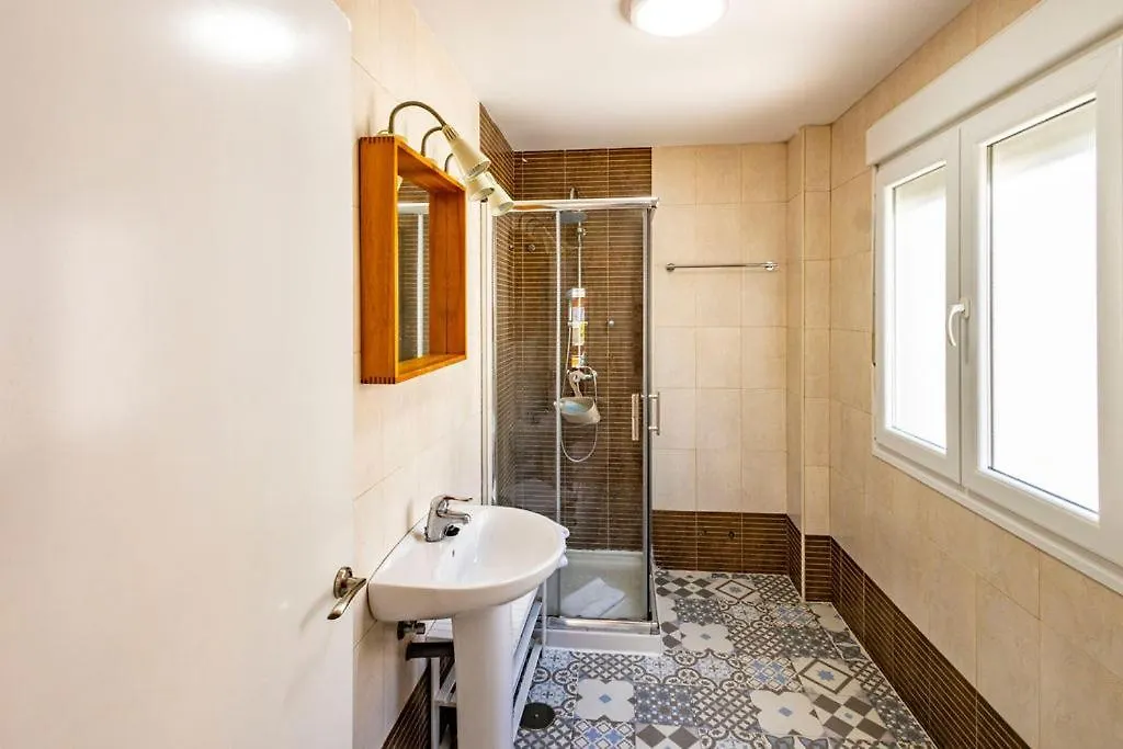 Cadizz- Andalusian Style Attic El Falla Daire